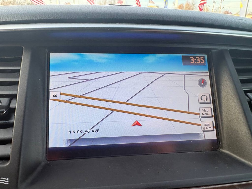 2016 INFINITI QX80 Image 32