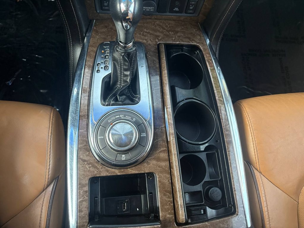 2016 INFINITI QX80 Image 33