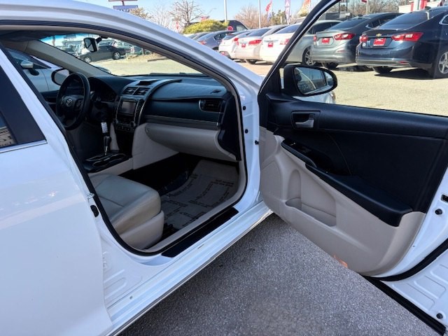 2012 Toyota Camry Image 9