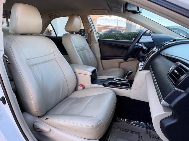 2012 Toyota Camry Image 12