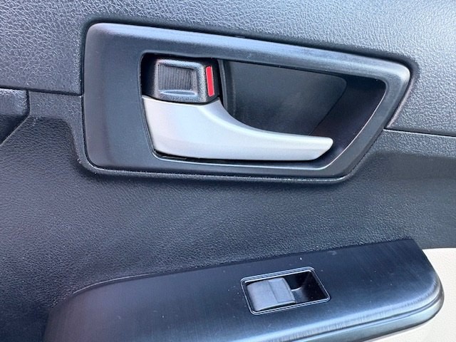 2012 Toyota Camry Image 17