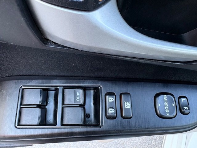 2012 Toyota Camry Image 23