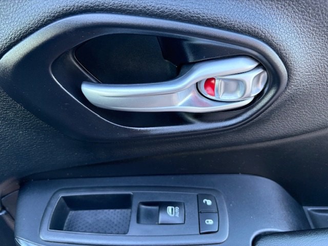 2016 Jeep Cherokee Image 10