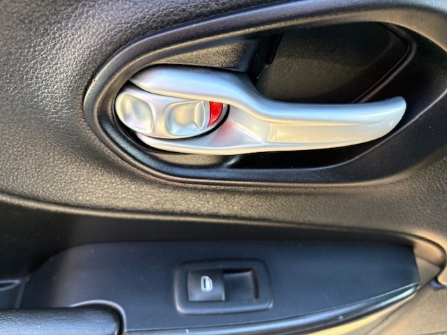 2016 Jeep Cherokee Image 17