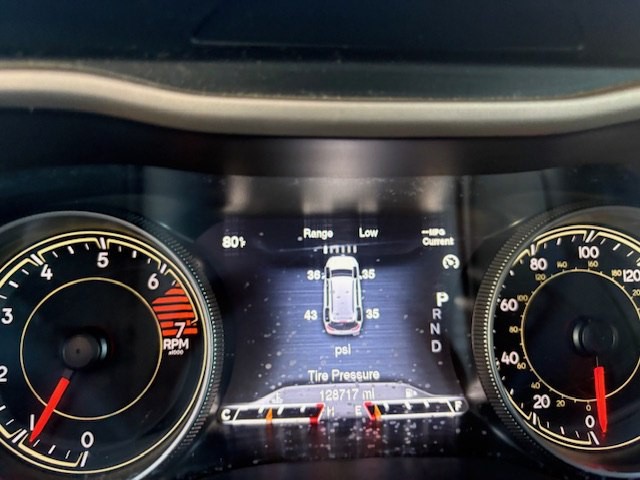 2016 Jeep Cherokee Image 23