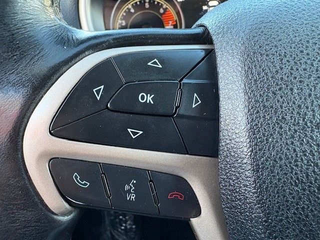 2016 Jeep Cherokee Image 25