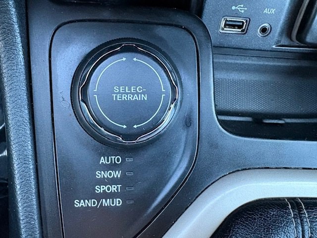 2016 Jeep Cherokee Image 32