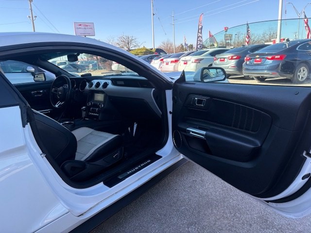 2016 Ford Mustang Image 9