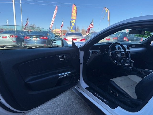 2016 Ford Mustang Image 15