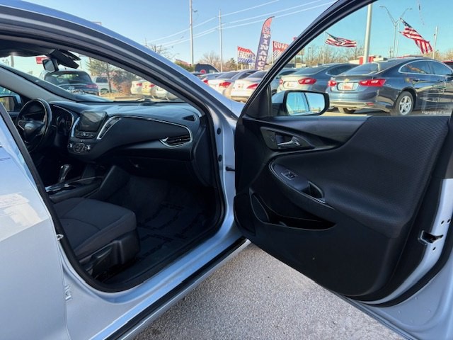 2018 Chevrolet Malibu Image 10