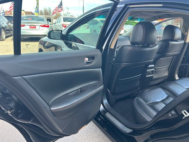 2011 Nissan Maxima Image 18