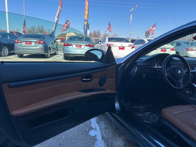 2009 BMW 3 Series Image 14