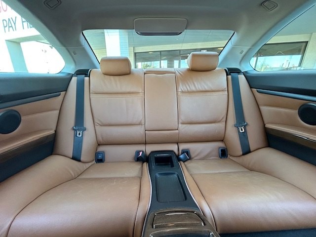 2009 BMW 3 Series Image 17