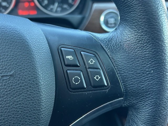 2009 BMW 3 Series Image 24