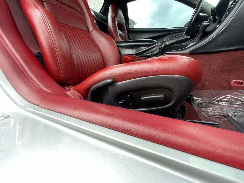 1998 Chevrolet Corvette Image 12