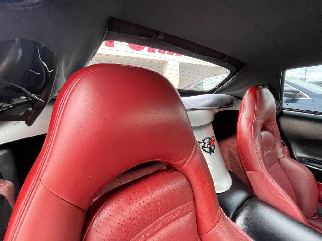 1998 Chevrolet Corvette Image 15