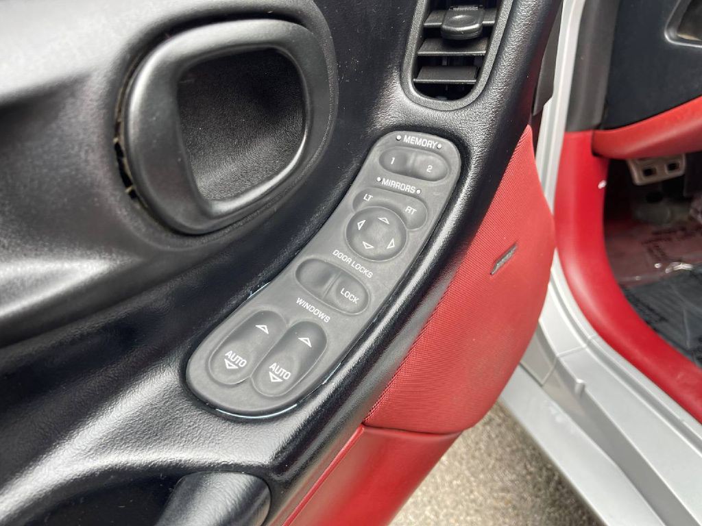 1998 Chevrolet Corvette Image 19