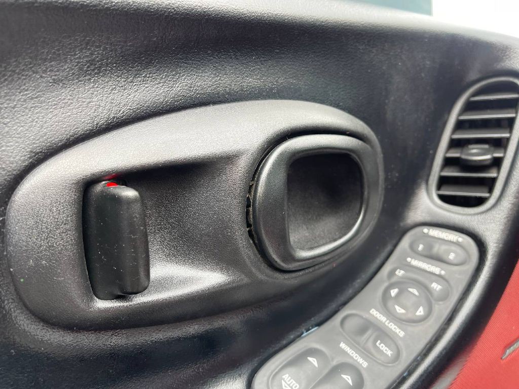 1998 Chevrolet Corvette Image 20