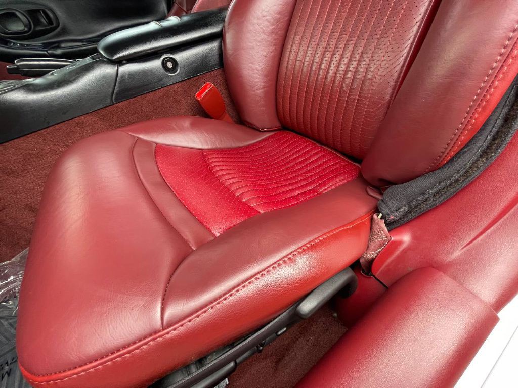 1998 Chevrolet Corvette Image 24