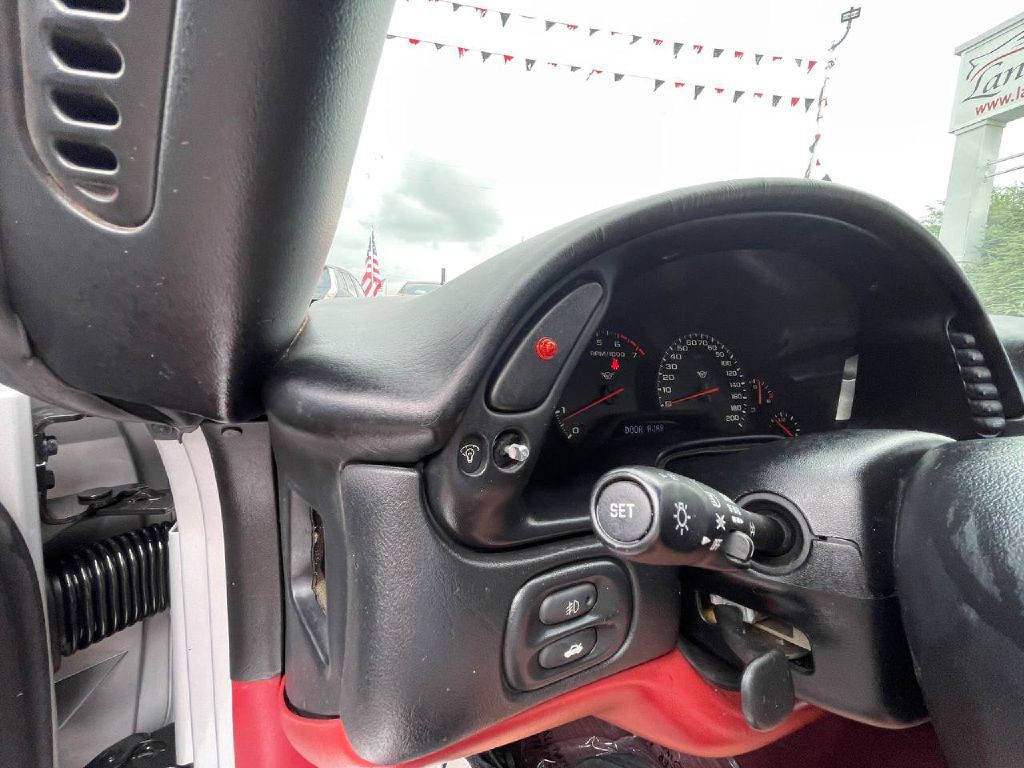 1998 Chevrolet Corvette Image 31