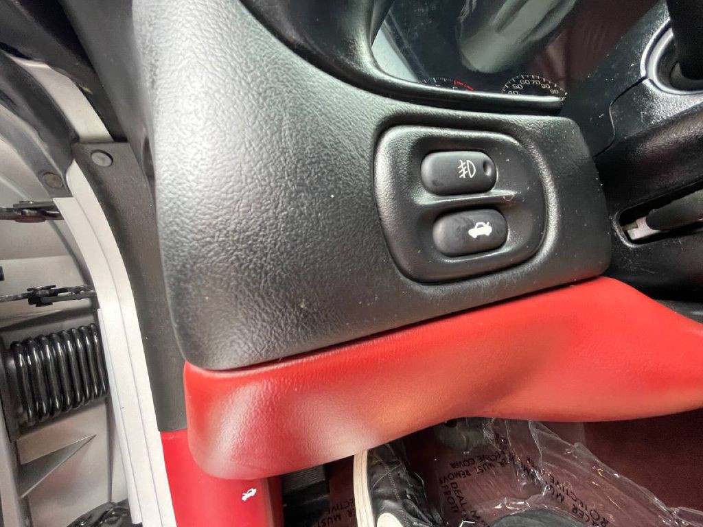 1998 Chevrolet Corvette Image 32