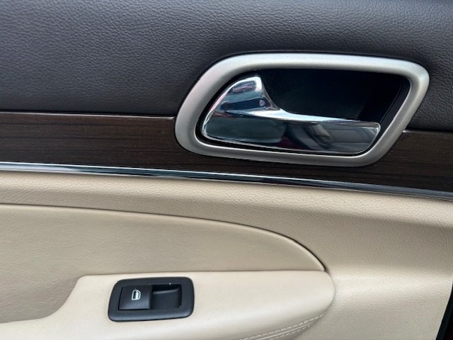 2015 Jeep Grand Cherokee Image 17