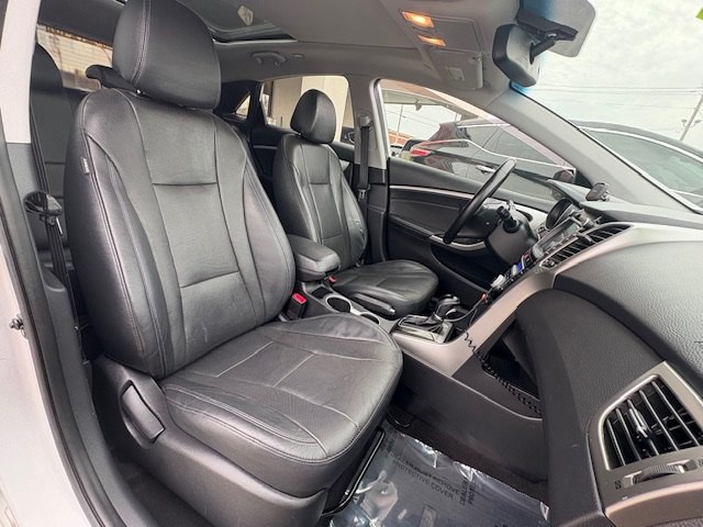 2015 Hyundai Elantra Image 12