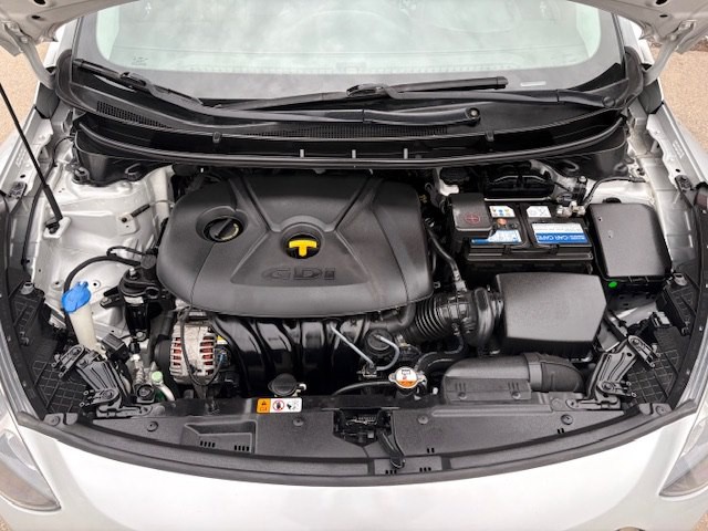 2015 Hyundai Elantra Image 34