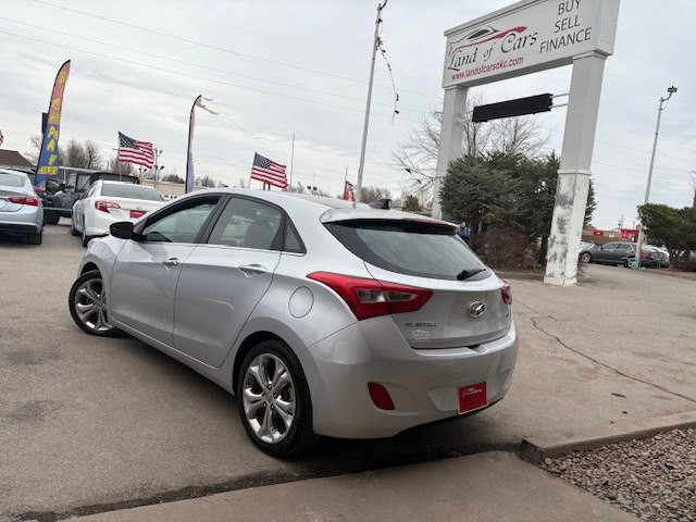 2015 Hyundai Elantra Image 2