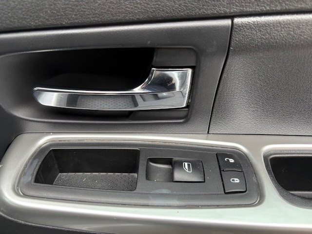 2012 Jeep Liberty Image 11