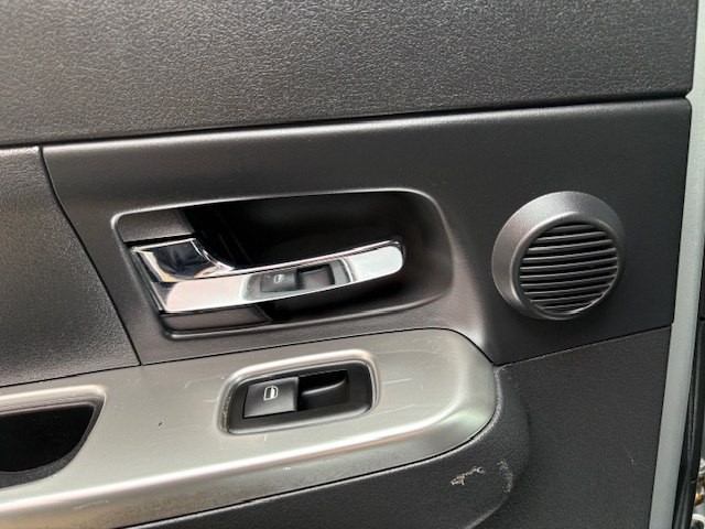 2012 Jeep Liberty Image 16