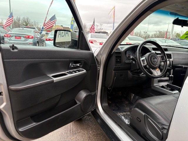 2012 Jeep Liberty Image 17