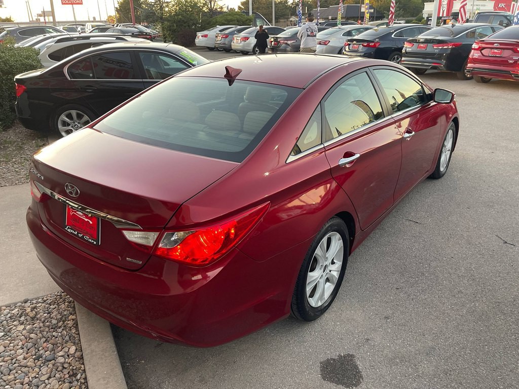 2011 Hyundai Sonata Image 4