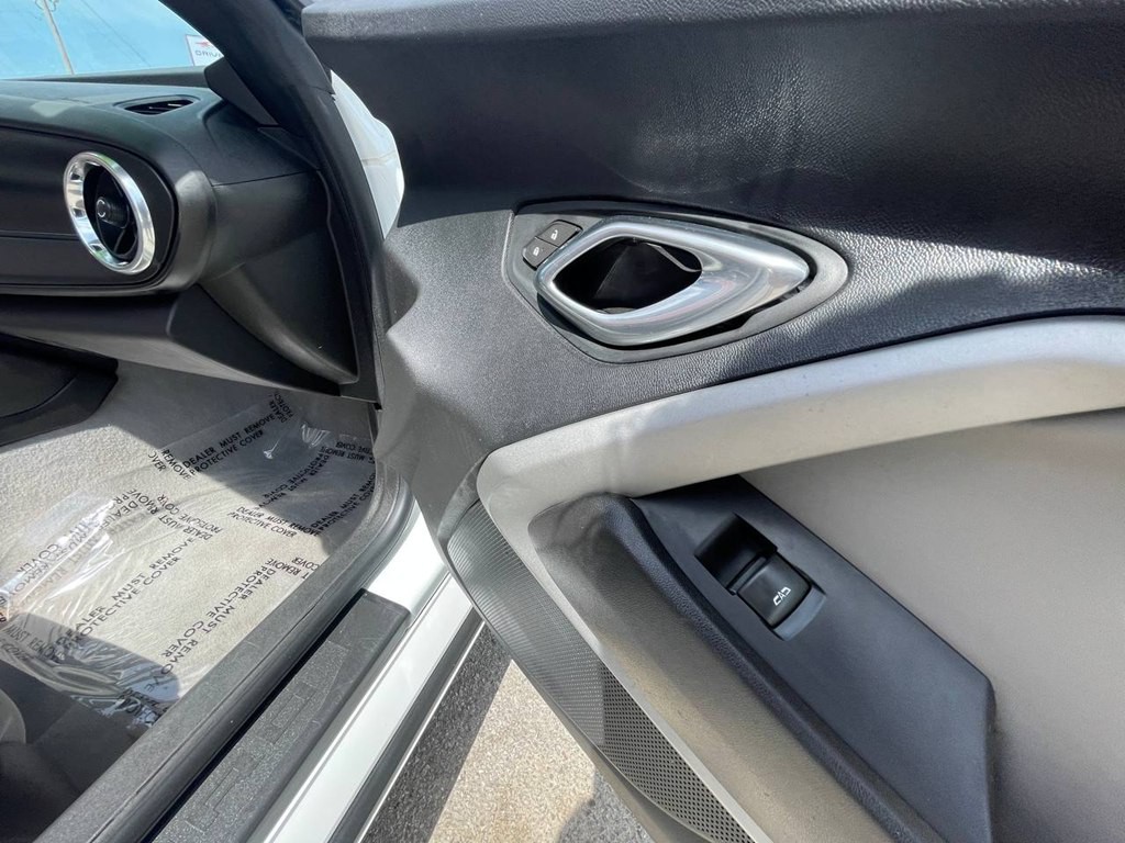 2020 Chevrolet Camaro Image 11