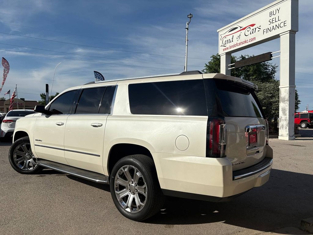 2015 GMC Yukon Image 2