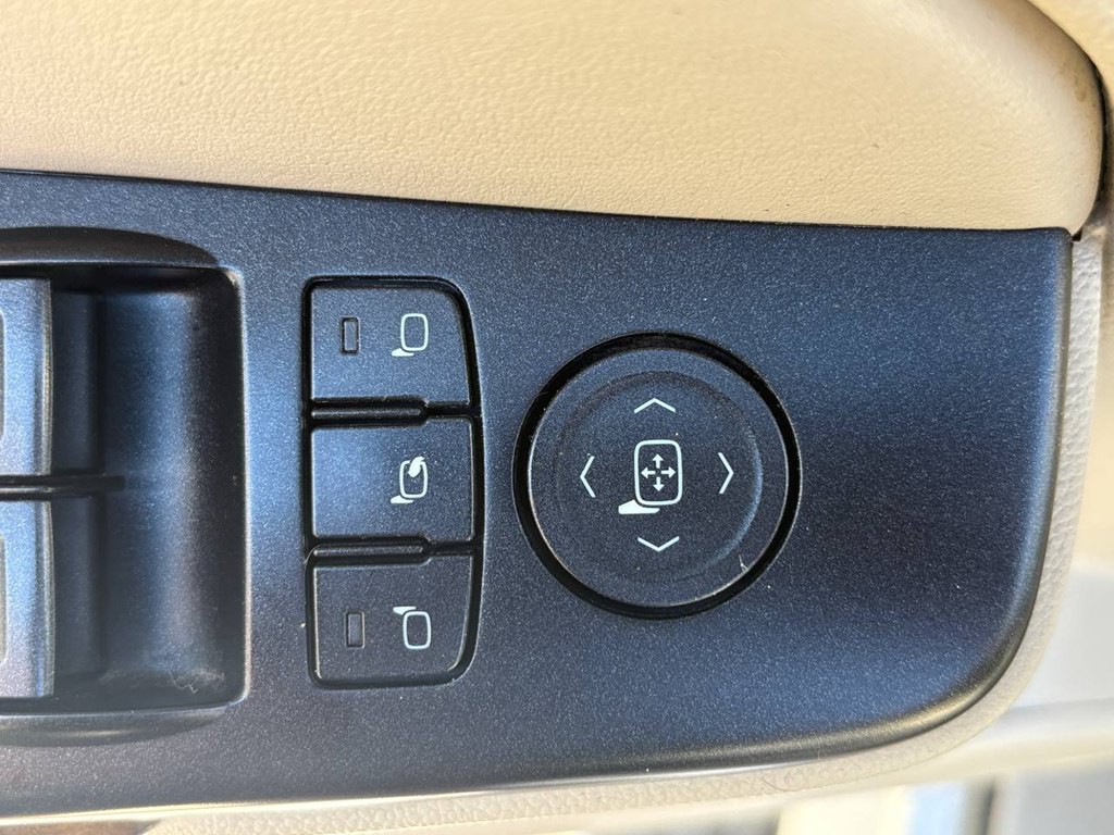2015 GMC Yukon Image 17