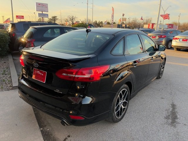 2016 Ford Focus Image 8