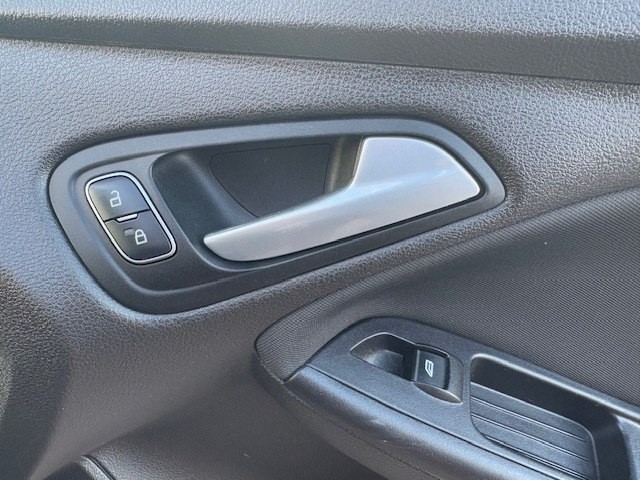 2016 Ford Focus Image 11