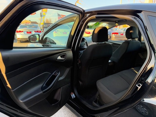 2016 Ford Focus Image 14