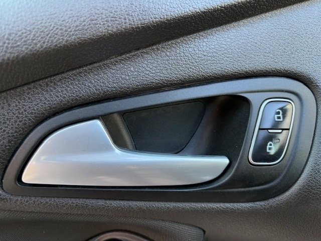 2016 Ford Focus Image 18