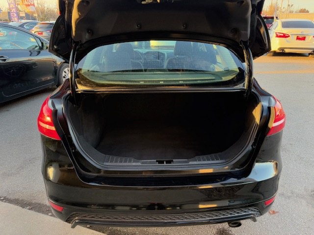 2016 Ford Focus Image 30