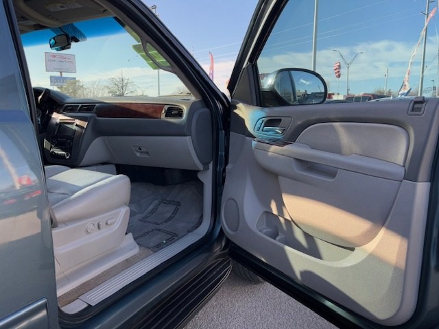 2010 GMC Yukon Image 9