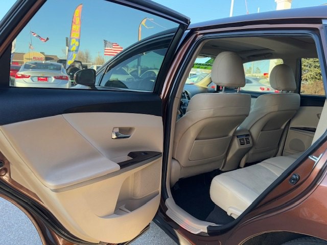 2011 Toyota Venza Image 11