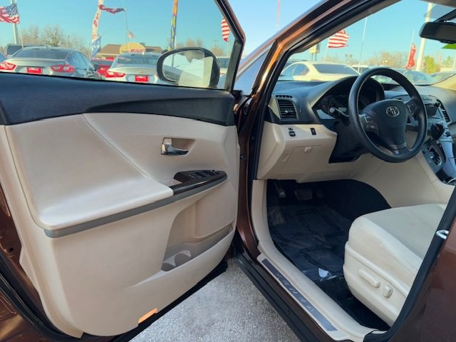 2011 Toyota Venza Image 13