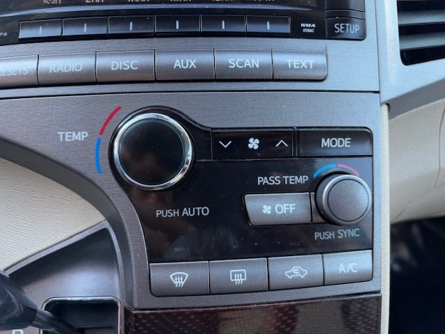 2011 Toyota Venza Image 23