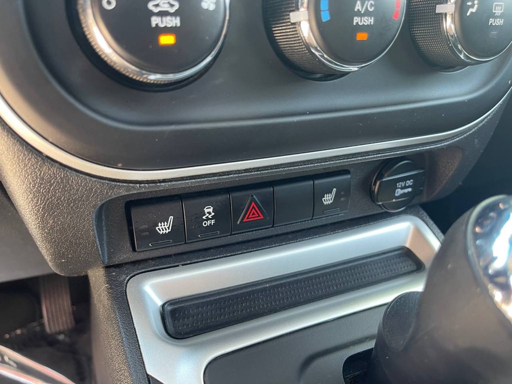 2014 Jeep Compass Image 32