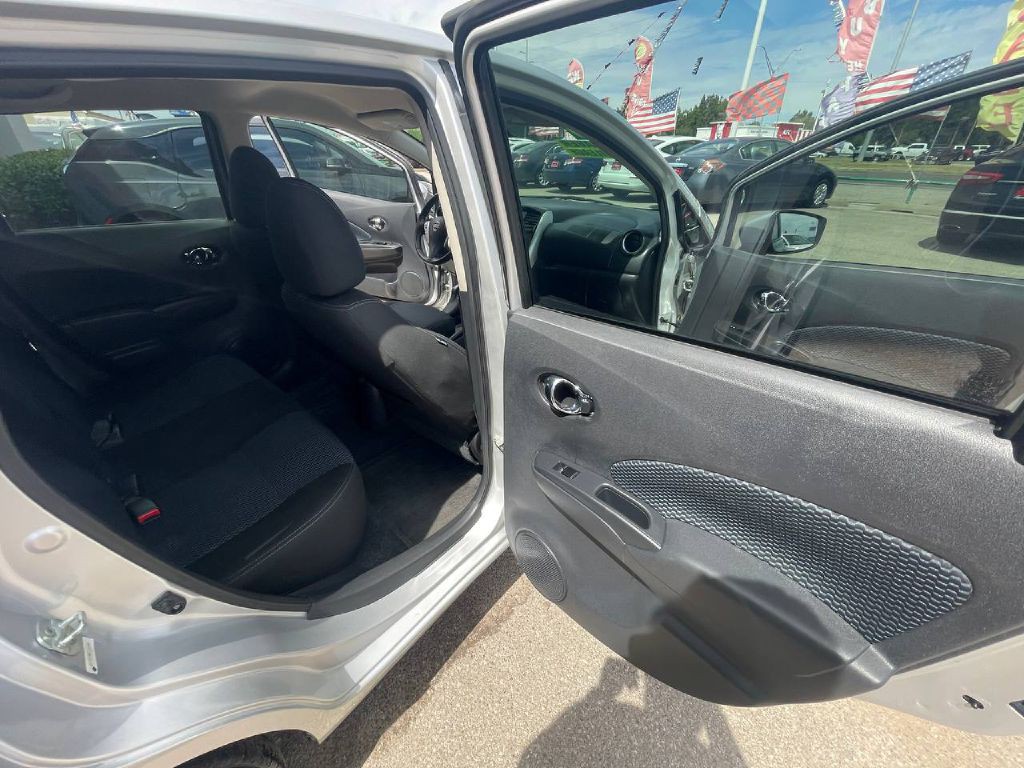 2015 Nissan Versa Image 14