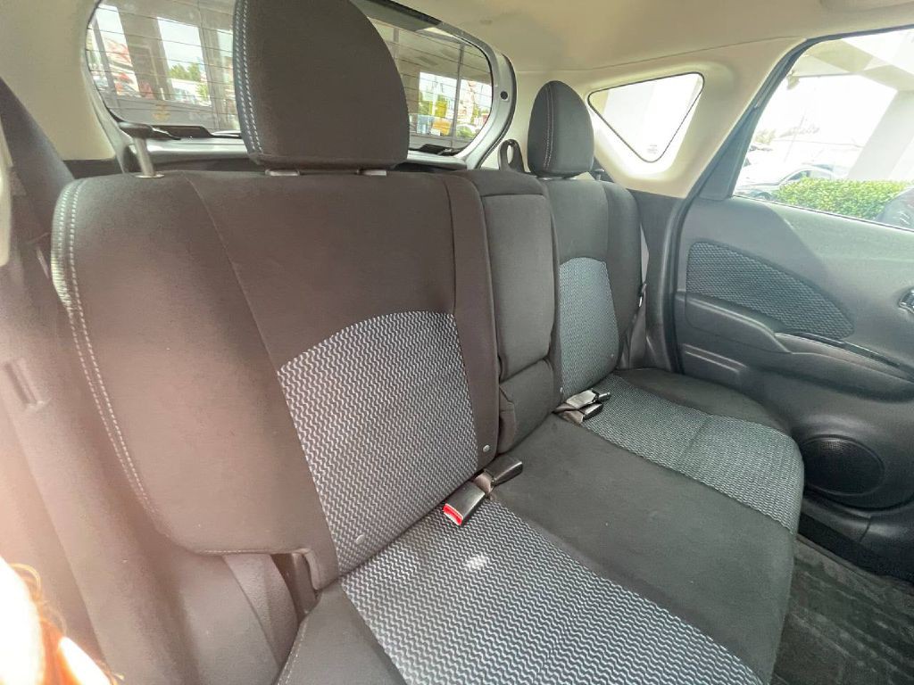 2015 Nissan Versa Image 15