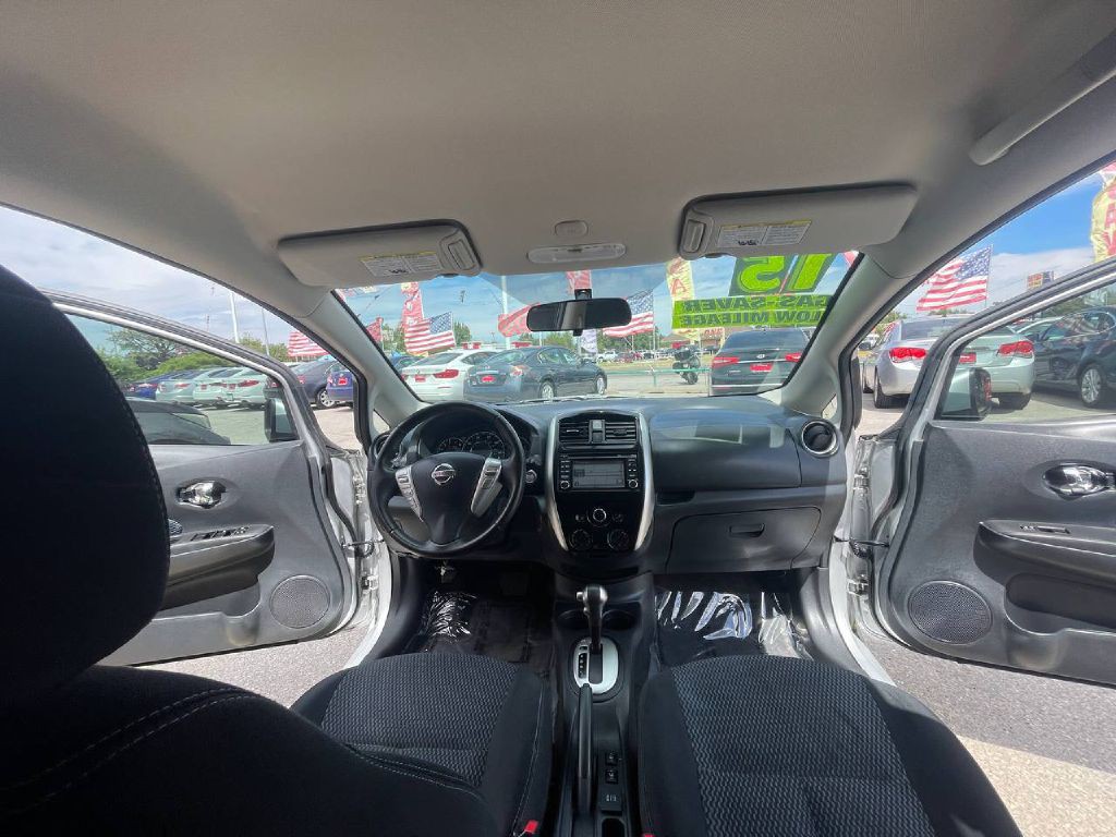 2015 Nissan Versa Image 16