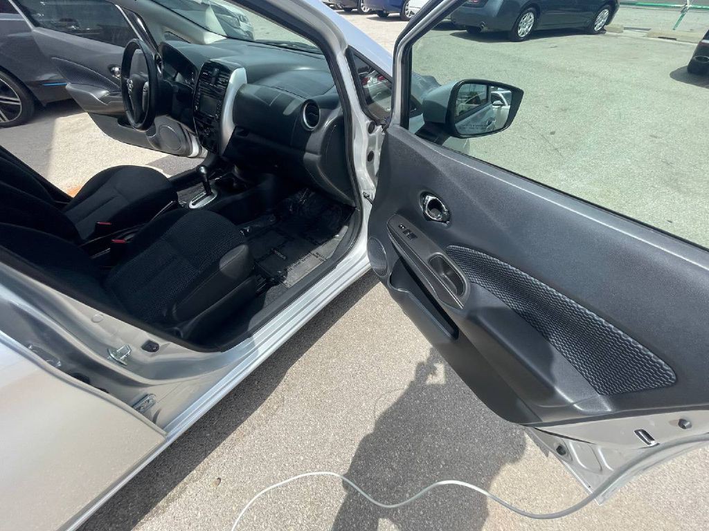 2015 Nissan Versa Image 18